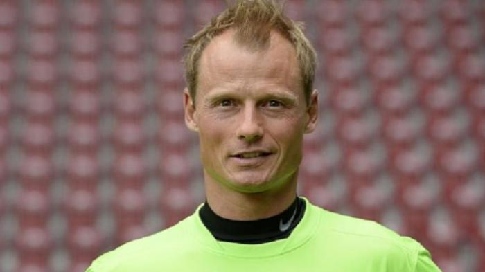 Alex Manninger Tinggalkan Arsenal dan Resmi Gabung Liverpool