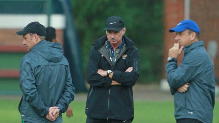 Media Vietnam Dukung Alfred Riedl Kembali Latih Timnas Indonesia