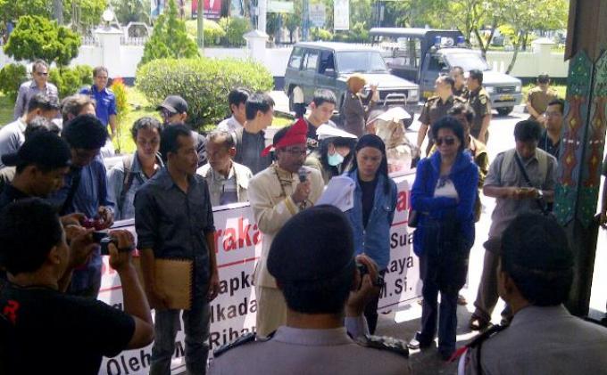 AMAK Minta Penuntasan Kasus Korupsi