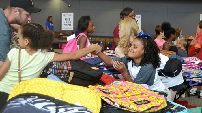 Pintar, Meski Baru Berusia 10 Tahun, Gadis Cilik Ini Memiliki Jiwa Sosial yang Tinggi