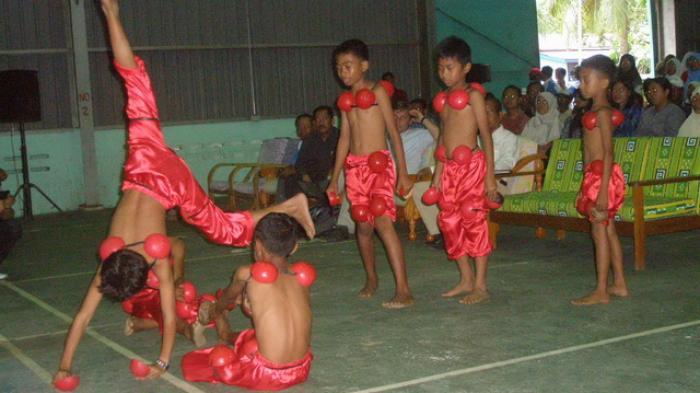 Hore, Anak TKI di Malaysia Dapatkan Paspor dan Beasiswa