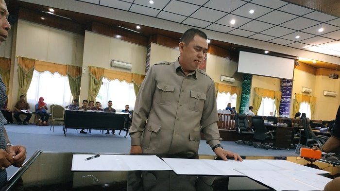Dinilai Cacat Hukum, Anggota DPRD Banjarmasin Ini Pilih Walk Out Dari Rapat Paripurna
