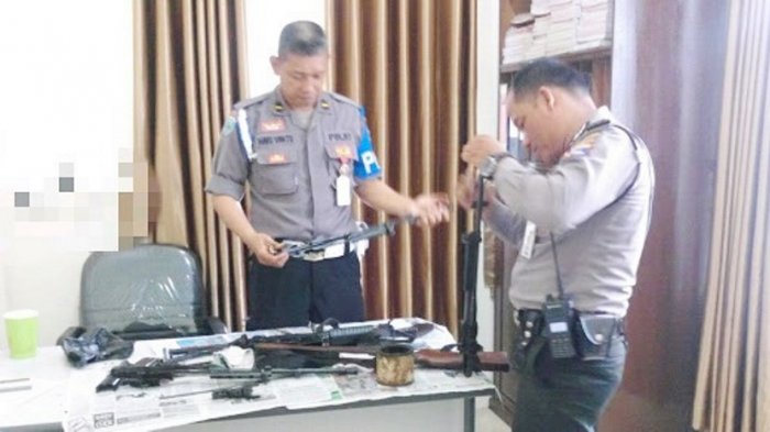 Begini Cara Anggota Polsek KPL Banjarmasin Membersihkan Senpinya