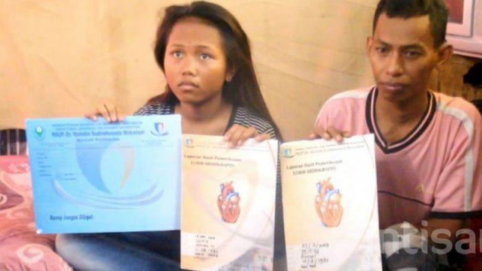 Bukannya Menolong, Warga Malah Mencaci Siswi SMP yang Mencari Sumbangan untuk Pengobatan Ayahnya