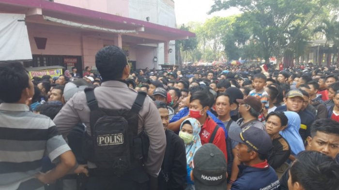 Banyak Pengantre Tiket Malah Dirawat Jelang Laga Timnas Indonesia di Final Piala AFF U-16 2018