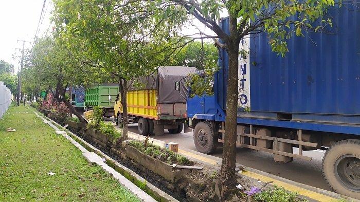 Tunggu Giliran Kapal Feri, Sopir Truk Angkutan di Banjarmasin Dipalak Preman