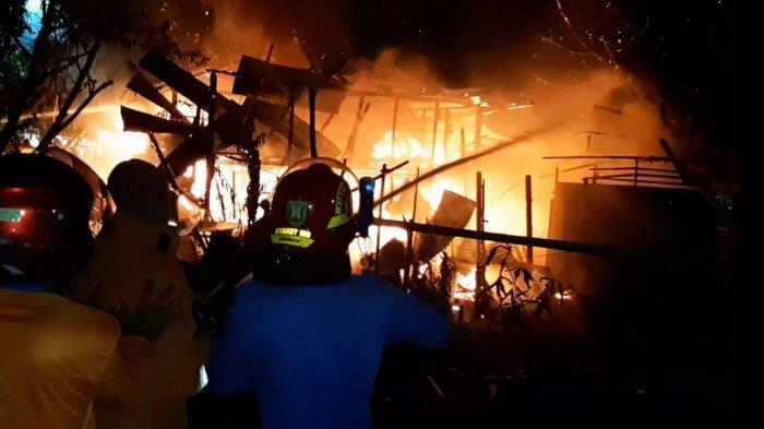 Kebakaran Gegerkan Kawasan Jalan Stadion Pembataan Tabalong, Satu Bangunan Hangus