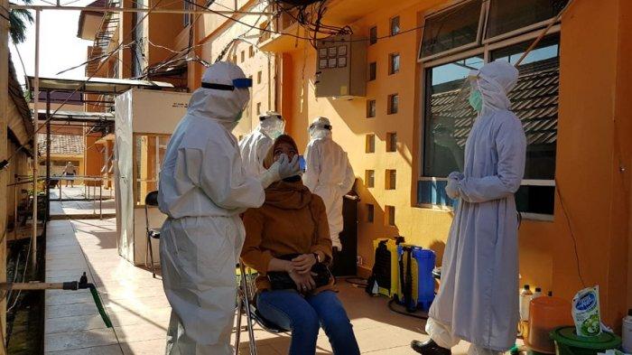 Pemkab Tanahlaut Mulai Lakukan Tes Swab Massal, Puluhan Pegawai Antusias Jalani Swab Test