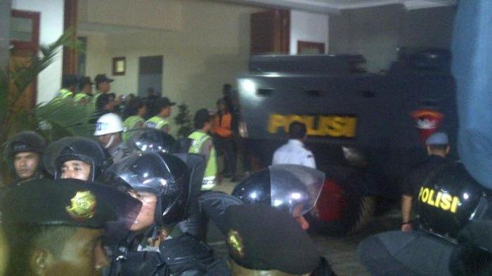 Izin Makan Sebelum ke Luar Sel