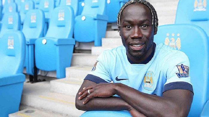 Bek Prancis Ini Bahagia Inggris Keok di Kaki Islandia