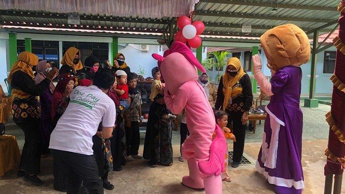 Pendongeng Hibur Anak-anak Panti Sosial Asuhan Anak Budi Mulia Banjarbaru