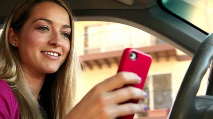 Telepon Pintar Sebabkan Pengiriman SMS Seks di Kalangan Kaum Muda Inggris Meningkat