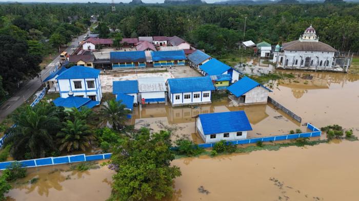 BREAKING NEWS- Banjir di Mantewe Tanahbumbu Kalsel, Enam RT di Desa Dukuh Rejo Terendam