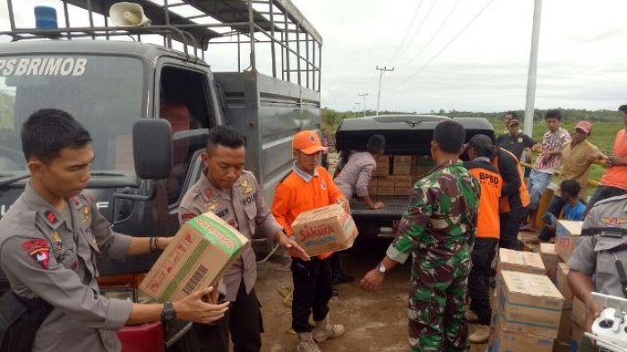Terdampak Banjir, 67 KK di Desa Trans Lajar Papuyuan Akhirnya Dapat Bantuan