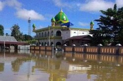 Korban Banjir di Pujon Menunggu Bantuan