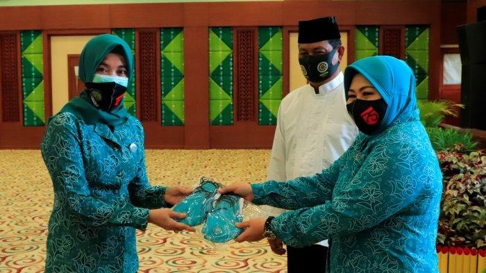 TP PKK Banjarbaru Terima Bantuan Masker Program Gebrak Masker TP PKK Pusat Kerja Sama IKAPTK pusat