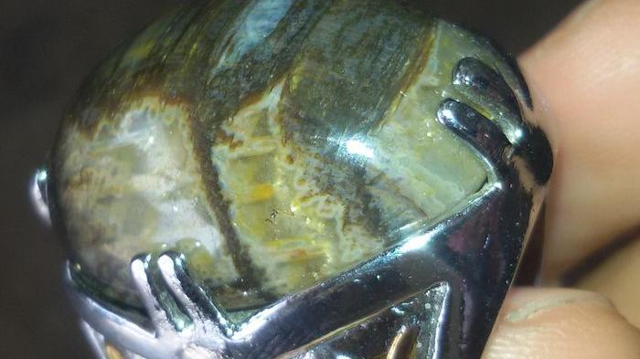 Batu Akik Motif Mobil Ini Bisa Ditukar dengan Satu Mobil Juga