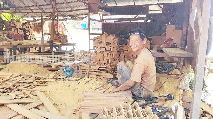 Perajin Perabotan Berharap Jembatan di Astambul Kabupaten Banjar Segera Dibangun