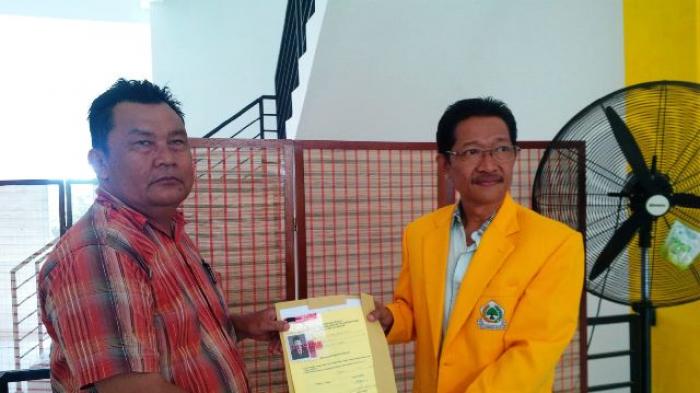 Harun Nurasyid Kembalikan Berkas ke Golkar Kalsel