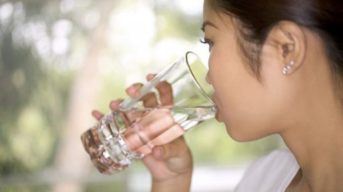 Terungkap! Minum Saat Makan Ternyata Tak Dianjurkan, Ini 6 Faktanya