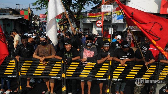 Polisi Ganti Blokade Jalur ke Dolly