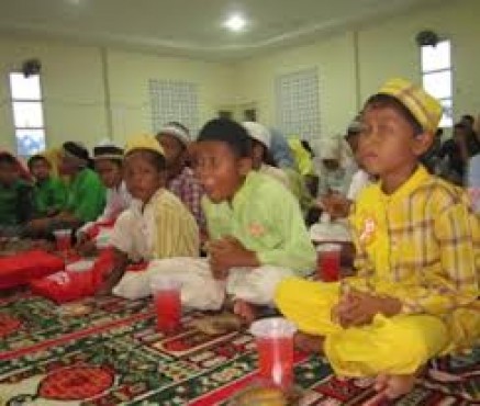 Jadwal Buka Puasa Kamis 1 Ramadhan 1439 H / 17 Mei 2018 di Jakarta, Bandung dan Kota Besar Indonesia