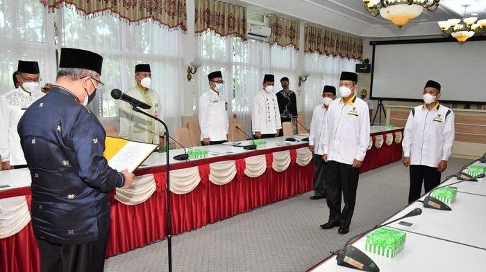 Lantik Pimpinan Baznas HSS, Bupati Achmad Fikry Sampaikan Pesan Ini