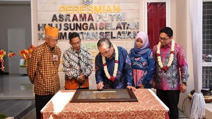 Resmikan Asrama di Malang, Ini Harapan Bupati Kepada Mahasiswa HSS