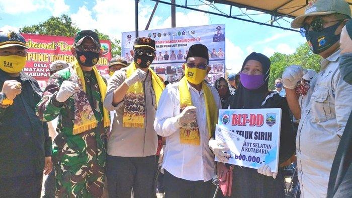 Bupati Kotabaru Resmikan Kampung Tangguh Banua Desa Teluk Sirih