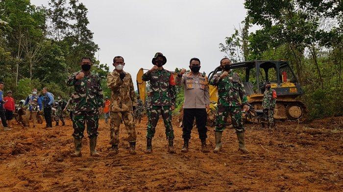 Bupati Tala Pastikan Segera Tindaklanjuti Pembukaan Jalan Tembus Tala-Banjar Hasil Giat TMMD ke-111