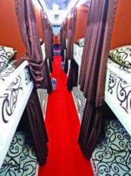 Wah! Ada Sleeper Bus di Indonesia, Penumpangnya Tidur di Kasur