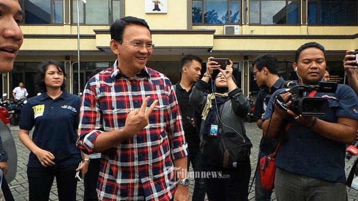 Pendukung Ahok Menangis,