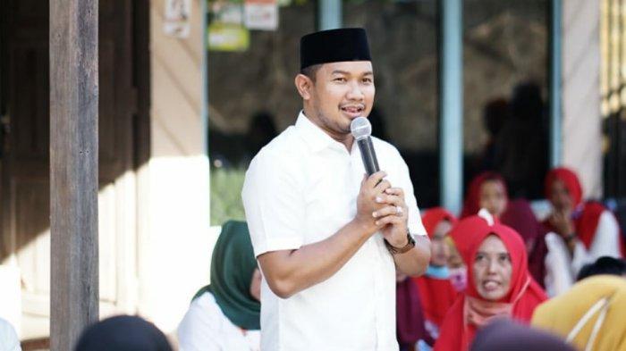 Warga Sambut Antusias Calon Wakil Bupati Tanbu Muhammad Alpiya Rakhman di Sungai Danau