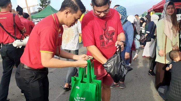 Alfamart Ajak Masyarakat Sadar Bahaya Plastik, Lakukan Ini di Perkantoran Gubernur Kalsel
