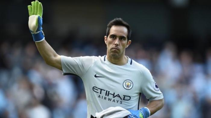 Kiper Man City Claudio Bravo Merasa Jenuh di Manchester?