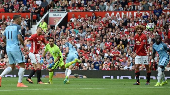 Blunder, Bravo Tetap Tuai Pujian dari Guardiola