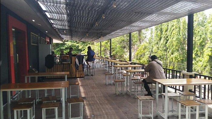 Tempati Plaza Barunak Tabalong, Penjual Makanan Siap Saji Berharap Pengunjung Selalu Ramai