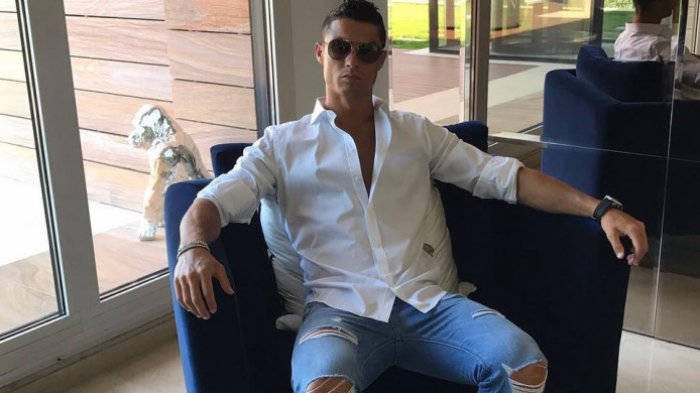 Ini Penyebab Cristiano Ronaldo Tajir Melintir! Ternyata Ini 5 Pabrik Penghasil Uang Miliknya
