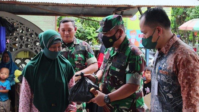 Pastikan Target Vaksinasi Tercapai, Dandim 1003 HSS Pantau Suntik Vaksin di Desa Gumbil