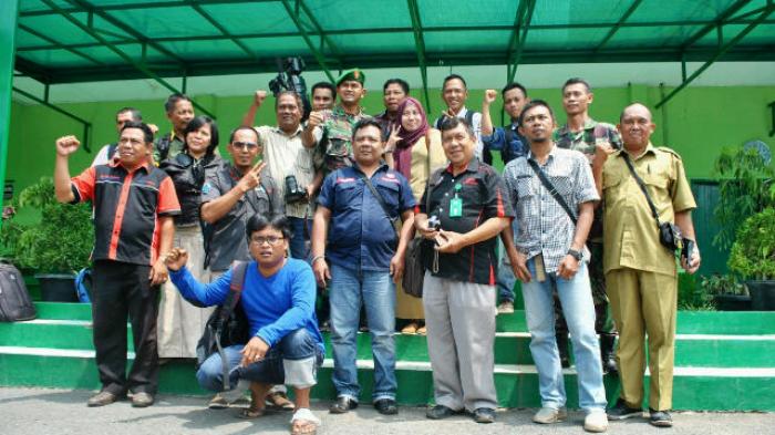 Dandim 1004 Berbagi Informasi dengan Wartawan