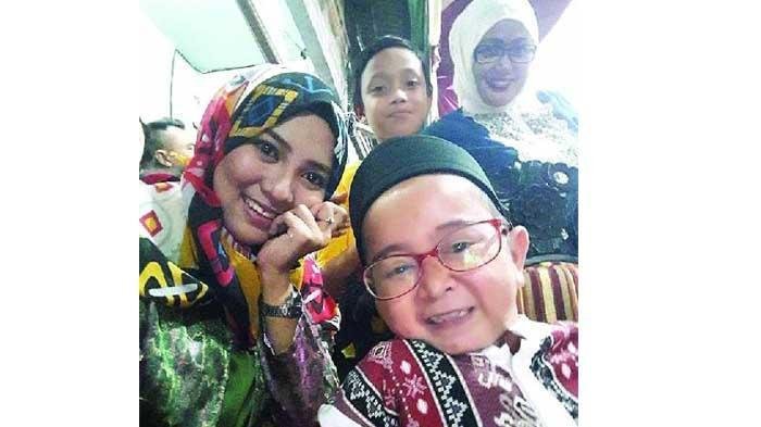 Daus Mini Nikah Lagi? Wanita Cantik ini Mengaku Di-PHP Lalu Tunjukan Foto Mesra Sambil Terisak