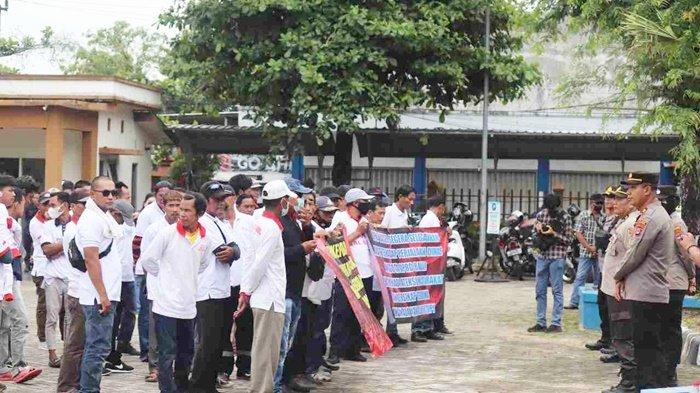 Kasus Perjalanan Dinas Fiktif DPRD Banjar Belum Tuntas, Kantor BPKP Kalsel di Banjarbaru Didemo