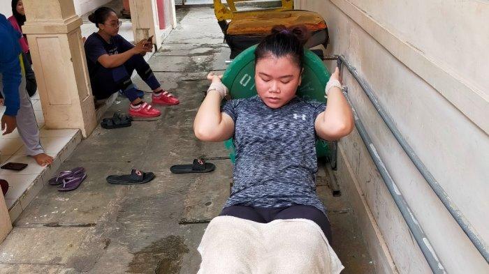 Desy Awalnya Takut Jadi Perempuan Berotot, Kini Malah Bangga Jadi Atlet Angkat Besi di Kalsel