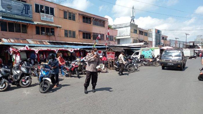 Kasus Covid-19 Masih Meningkat, Dir Binmas Polda Kalsel Turun Sosialisasikan Prokes di Sudimampir