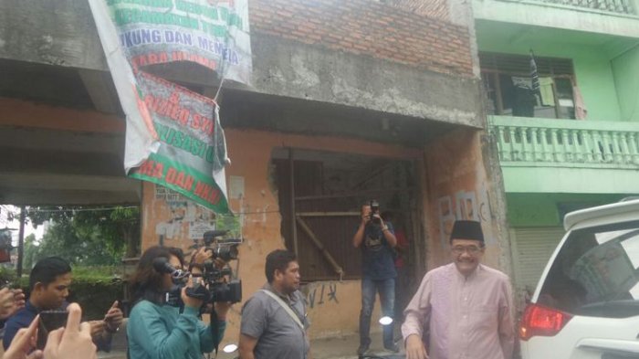 Djarot Salat Jumat di Tebet, Isi Khutbahnya Berisi Ajakan Memilih Pemimpin Muslim