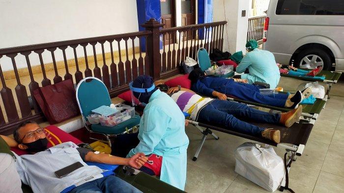 Elly Ikut Donor Darah di KAMM Kalsel, Peringatan HUT ke-4 Meriah