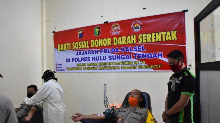 Anggota Polres Donor Darah, Bantu Stok Darah di Kabupaten Hulu Sungai Tengah