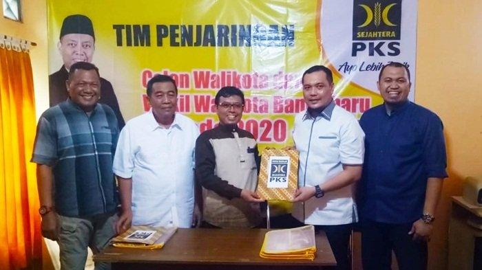 Sempat Ada Protes Calon Lain, PKS Banjarbaru Tetap Terima Penyerahan Berkas Aditya-Iwansyah