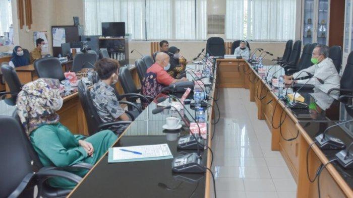 Komisi I DPRD HST Konsultasikan Perda Inisiatif ke DPRD Provinsi Kalsel