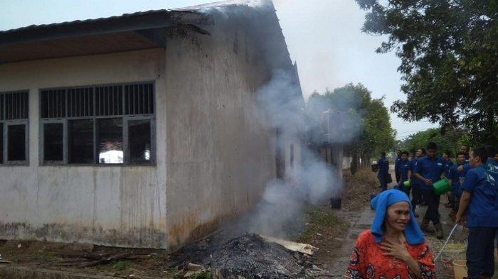 Api Berkobar di Atap Bangunan SMKN Tabalong, Beruntung Api Cepat Dikuasai